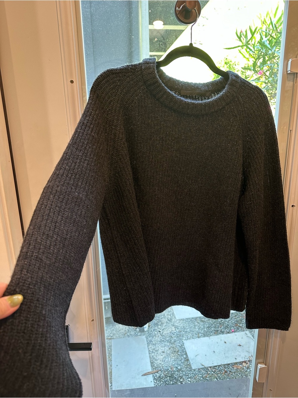 Jenni Kayne 100% cashmere Black fisherman’s Crewneck Sweater
